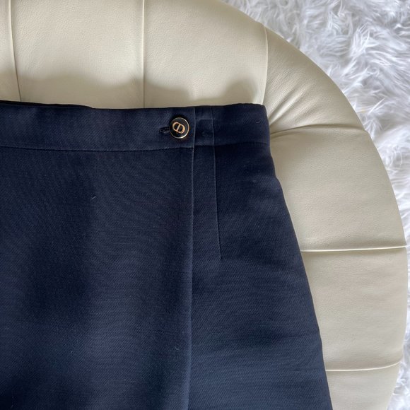 Montaigne SKORT WITH CD BUTTON Black Wool and Silk size 6 - Picture 3 of 9